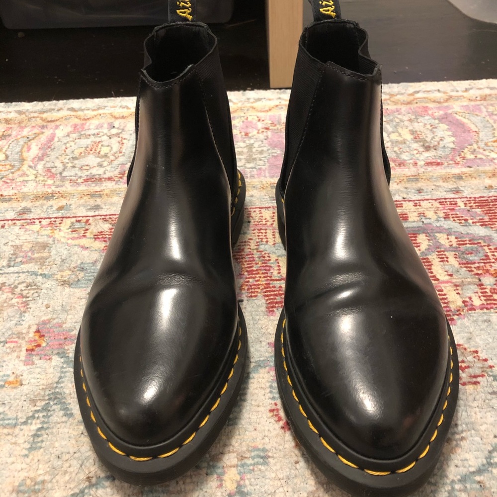 doc martens bianca pointy toe chelsea boot